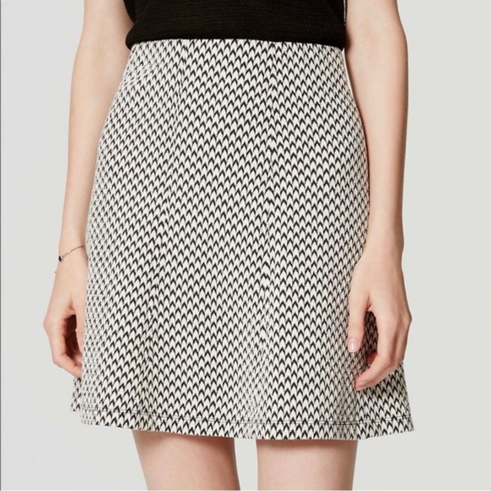B&W Stretchy Chevron Mini Skirt (S)
